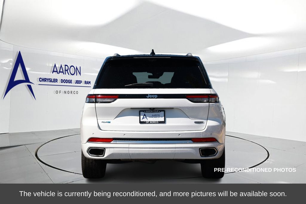 2022 Jeep Grand Cherokee 4xe Summit photo 2