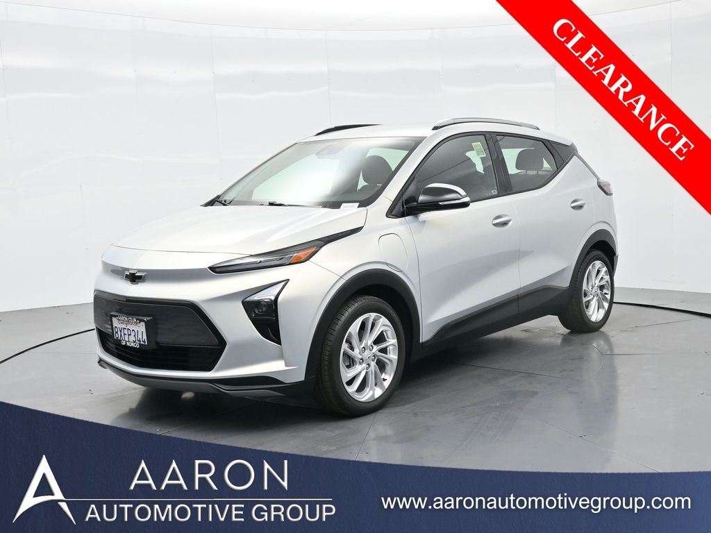 2022 Chevrolet Bolt EUV LT's photo