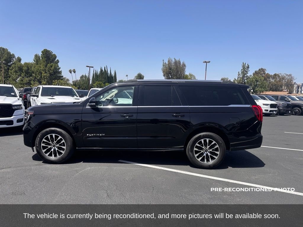 2025 Ford Expedition Max Platinum photo 2