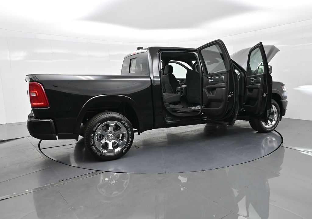 2025 Ram 1500 Big Horn photo 4