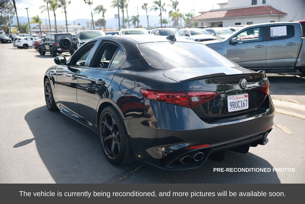 2023 Alfa Romeo Giulia Quadrifoglio photo 2