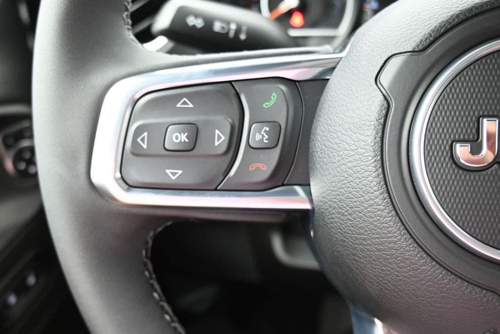 2025 Jeep Wrangler 4-Door Sahara - Photo 24