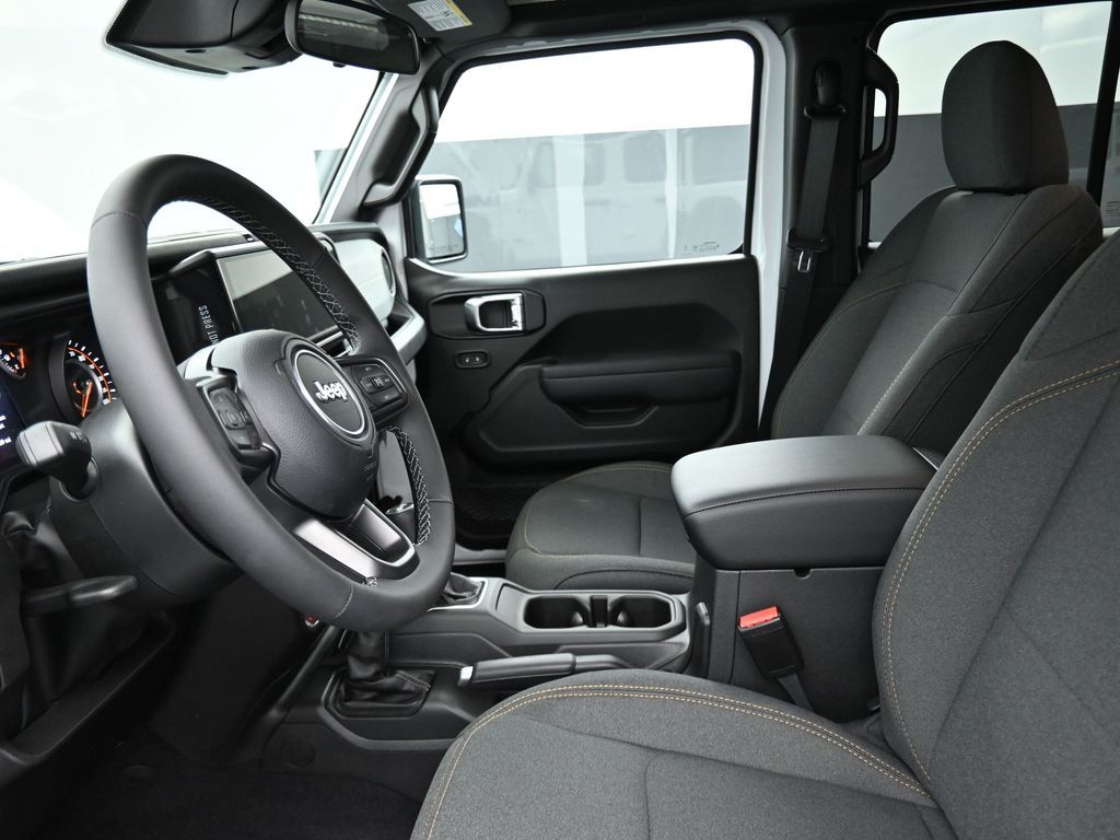2025 Jeep Wrangler 4-Door Willys - Photo 13