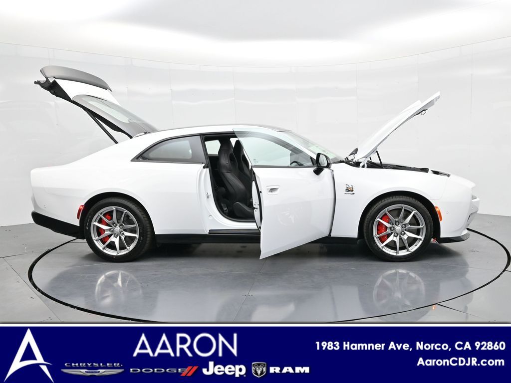 2025 Dodge Charger Daytona Scat Pack AWD photo 3