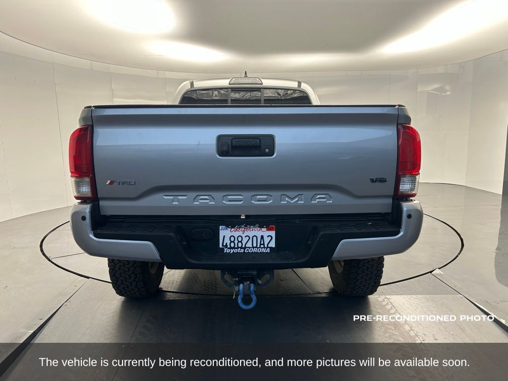 2016 Toyota Tacoma TRD Sport V6 photo 4