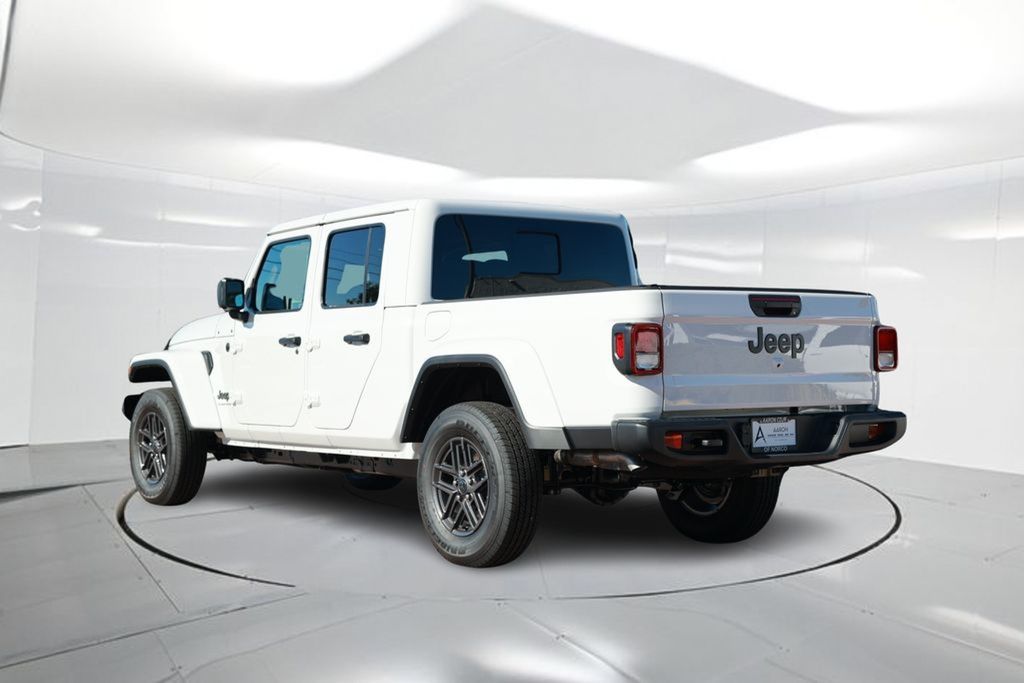 New 2026 Jeep Gladiator Sport S Pickup