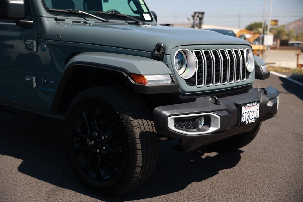 2025 Jeep Wrangler 4xe Sahara photo 6