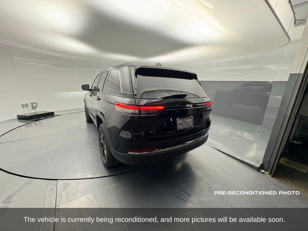 2022 Jeep Grand Cherokee Limited photo 3
