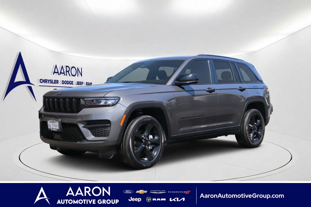 Used 2025 Jeep Grand Cherokee Laredo SUV