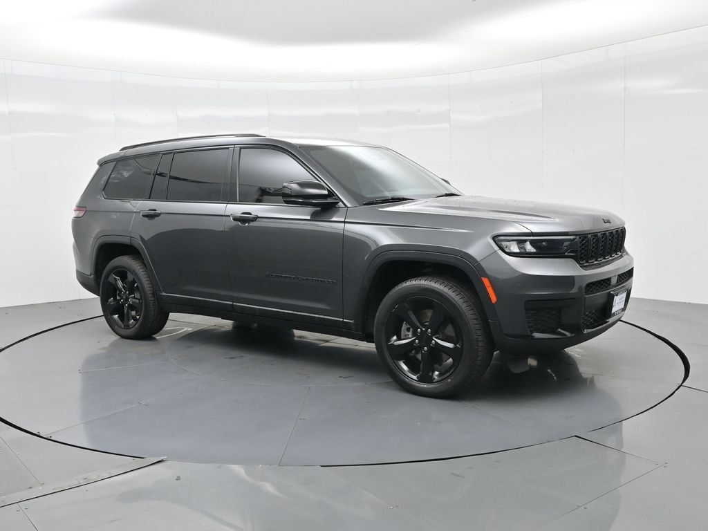 Used 2023 Jeep Grand Cherokee L Laredo SUV