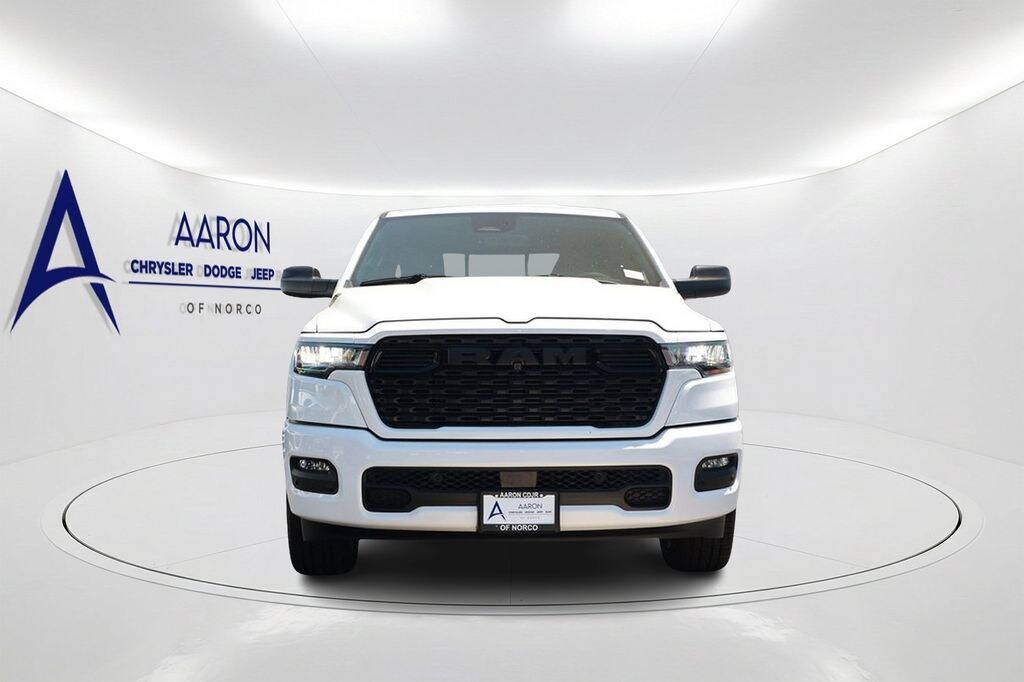 New 2026 Ram 1500 EXPRESS CREW CAB 4X4 5'7 BOX Pickup