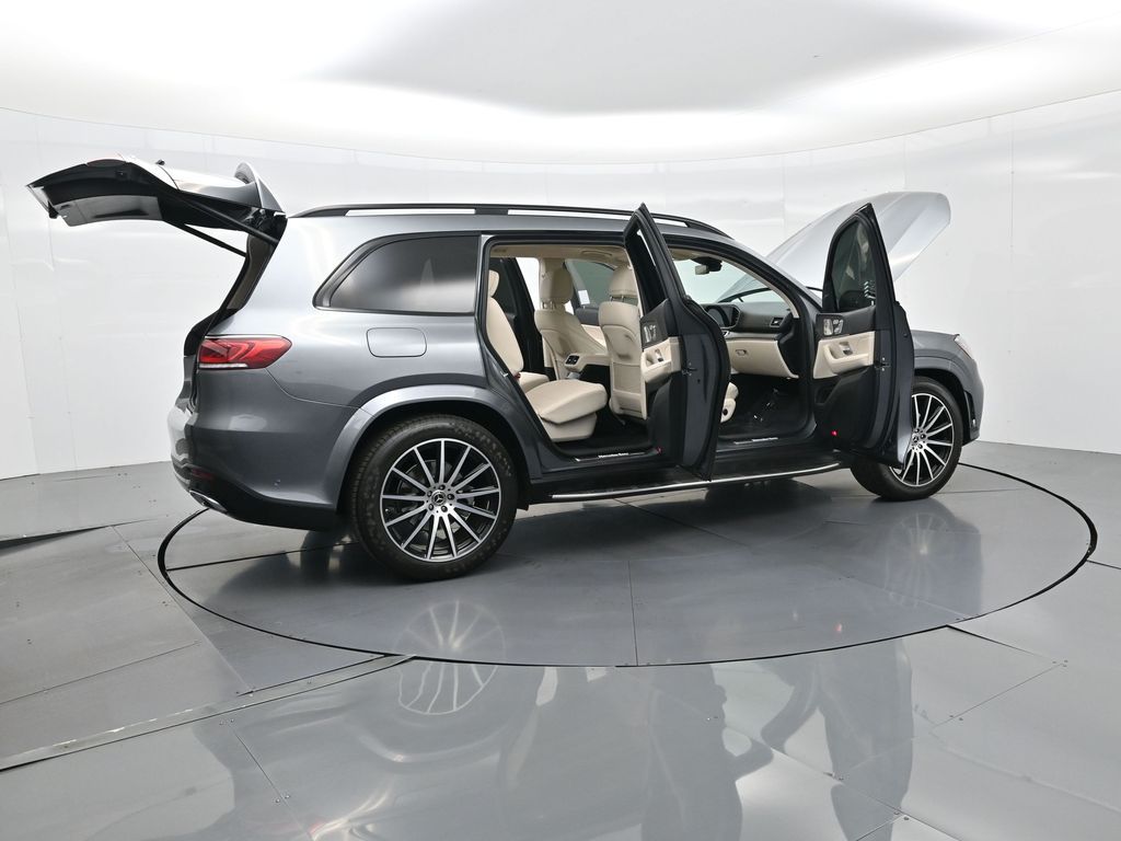 2022 Mercedes Benz GLS 450 4MATIC photo 3