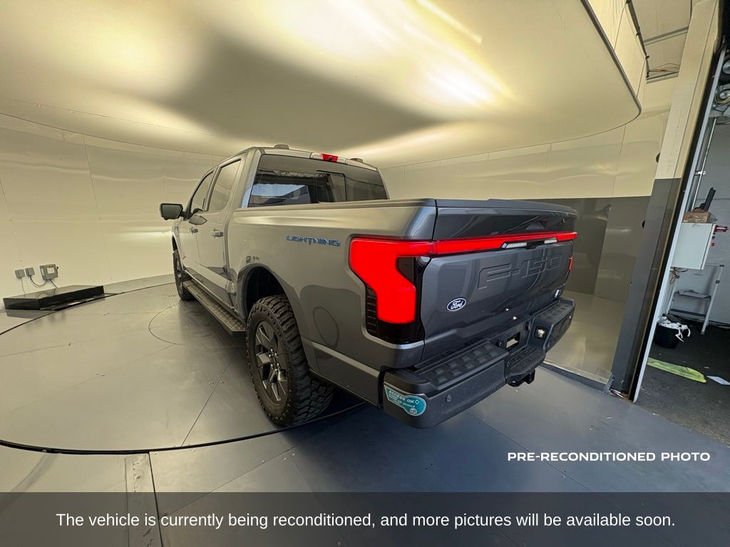 2024 Ford F-150 Lightning Lariat photo 3