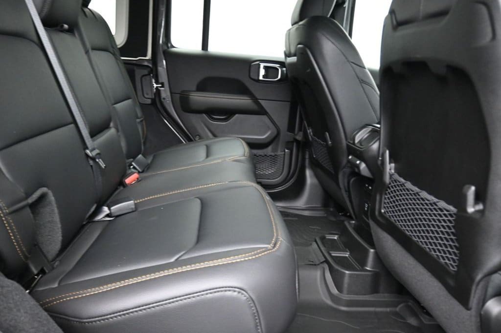 2025 Jeep Wrangler 4-Door Sahara - Photo 31