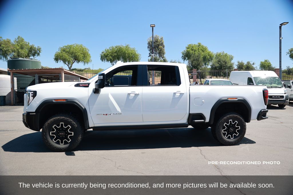 2024 GMC Sierra 2500 HD AT4X photo 2