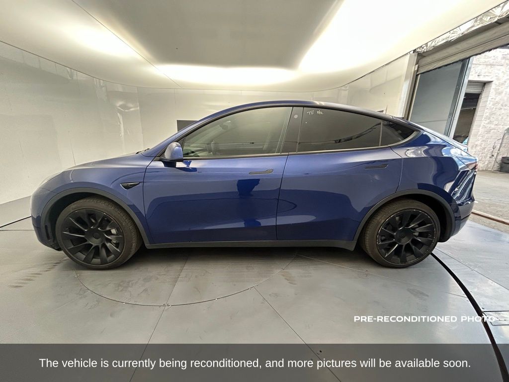 Used 2021 Tesla Model Y Long Range with VIN 5YJYGDEE8MF213716 for sale in Kansas City