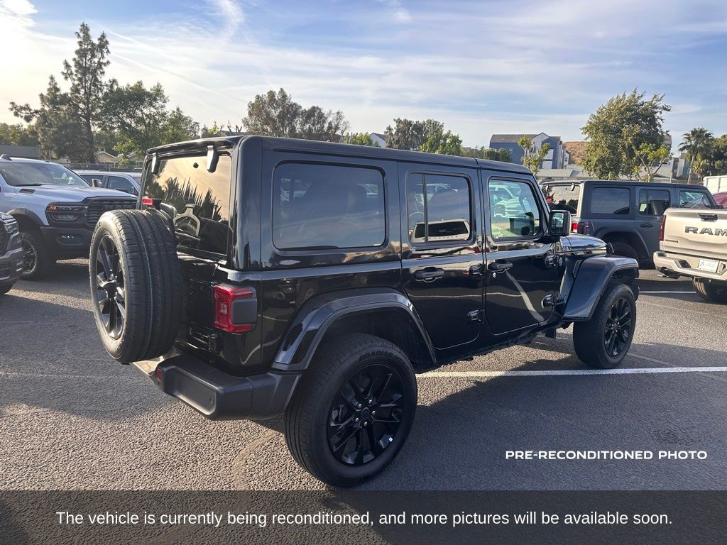 2025 Jeep Wrangler 4xe Sahara photo 6