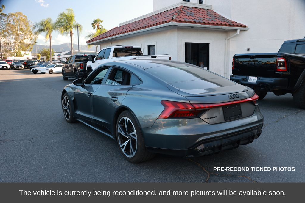 2023 Audi e-tron GT Premium Plus photo 2