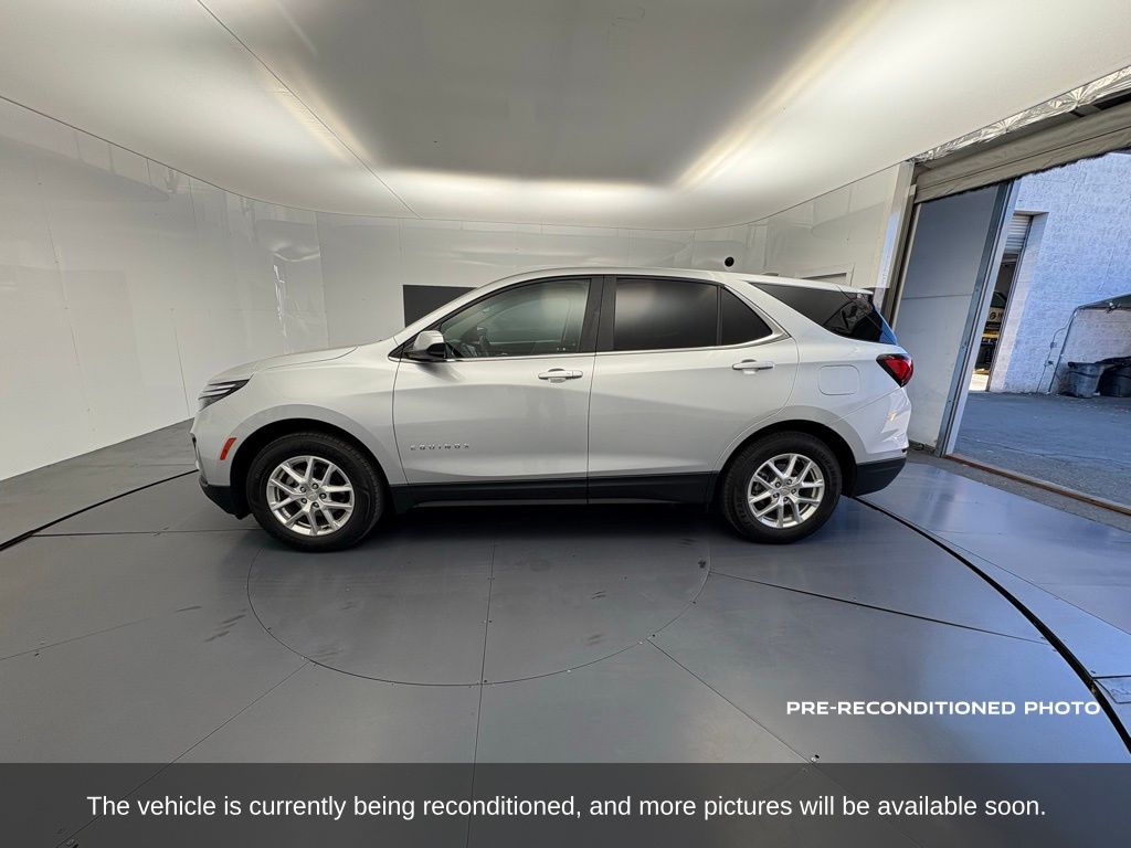 2022 Chevrolet Equinox photo 2