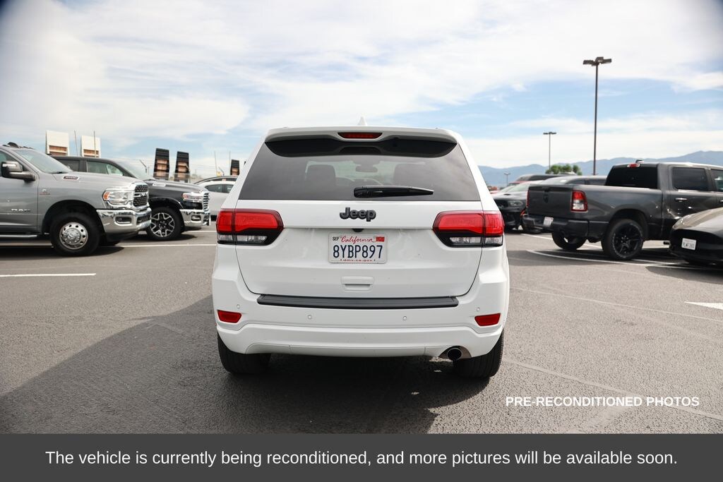 Used 2021 Jeep Grand Cherokee Laredo SUV