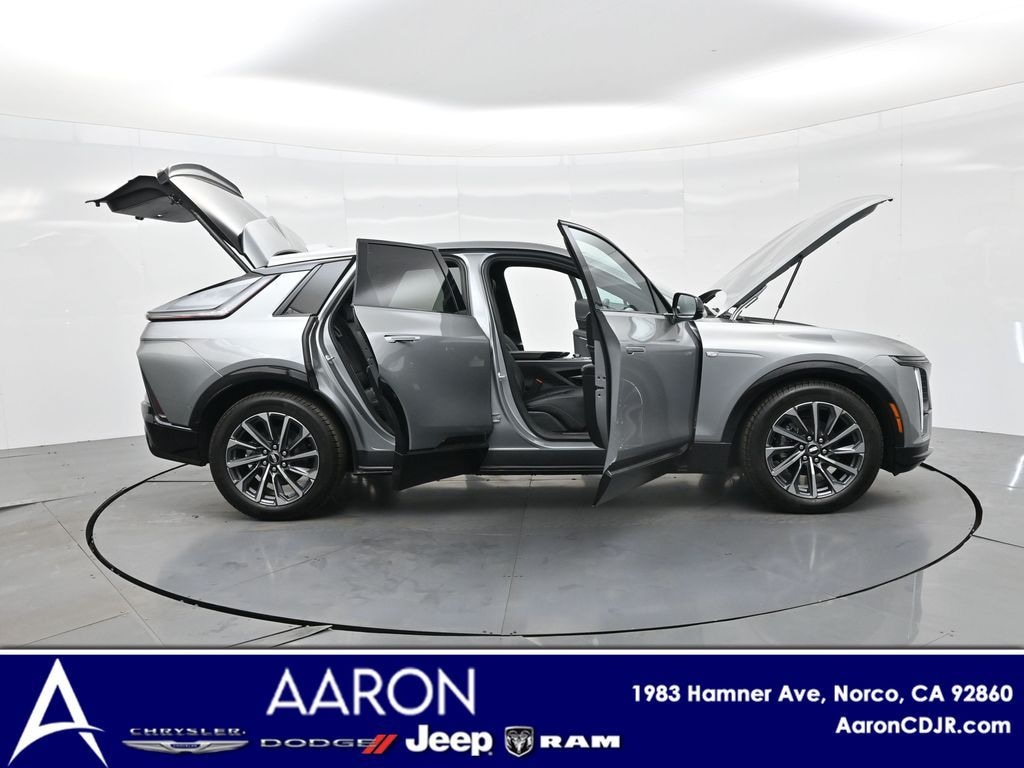 Used 2025 CADILLAC LYRIQ Sport w/1SJ SUV