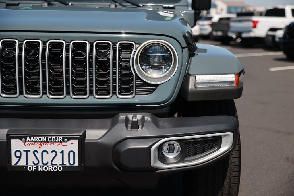 2025 Jeep Wrangler 4xe Sahara photo 4
