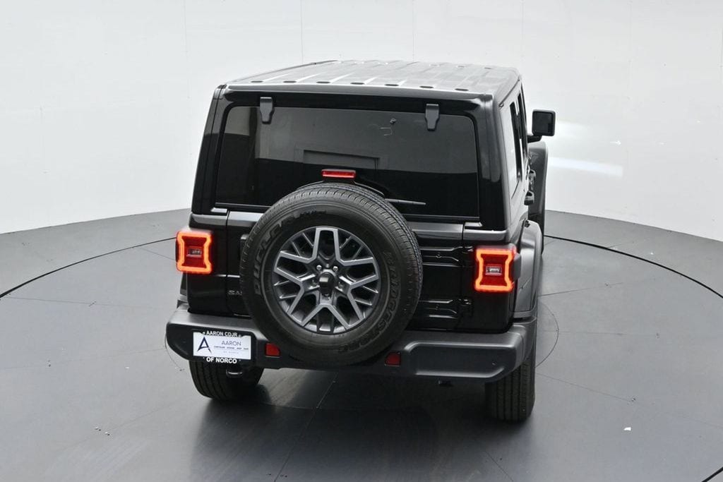 2025 Jeep Wrangler 4-Door Sahara - Photo 44