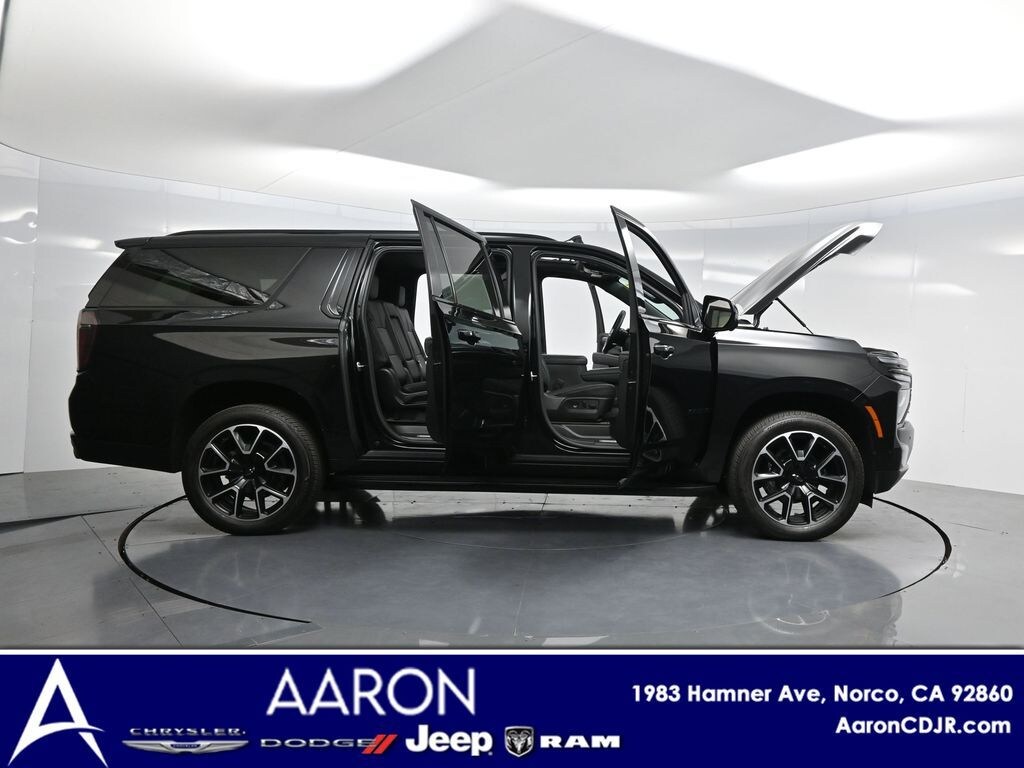 Used 2025 Chevrolet Suburban RST SUV