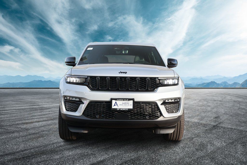2025 Jeep Grand Cherokee Limited photo 4