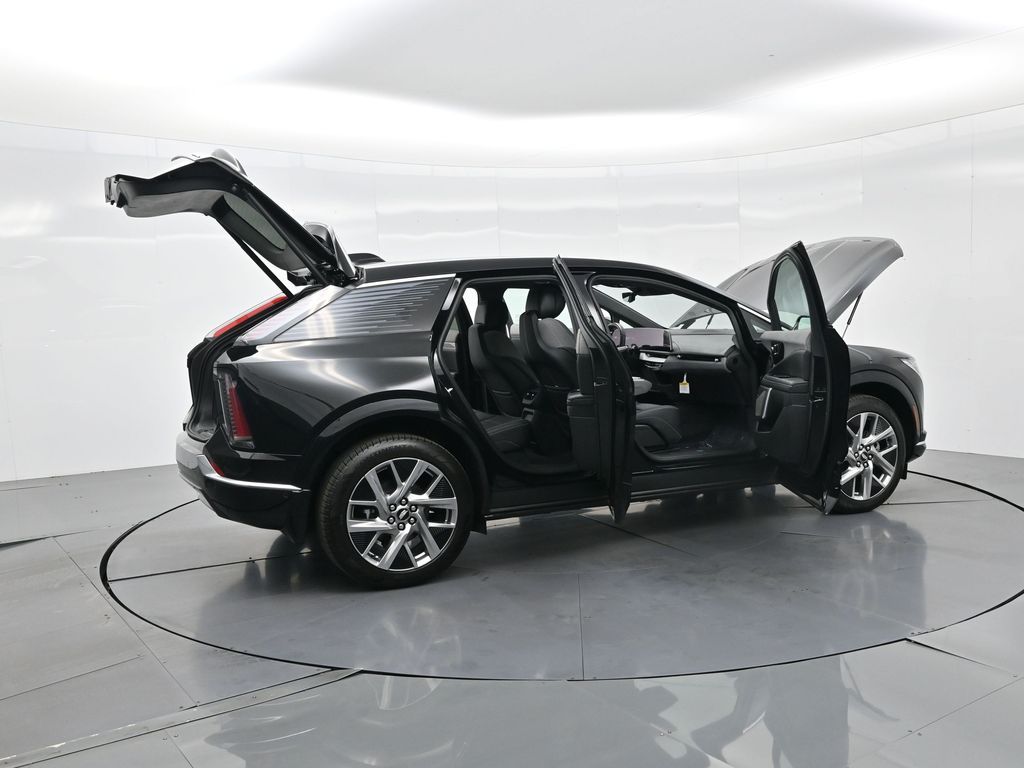 2025 Cadillac Optiq Luxury photo 4