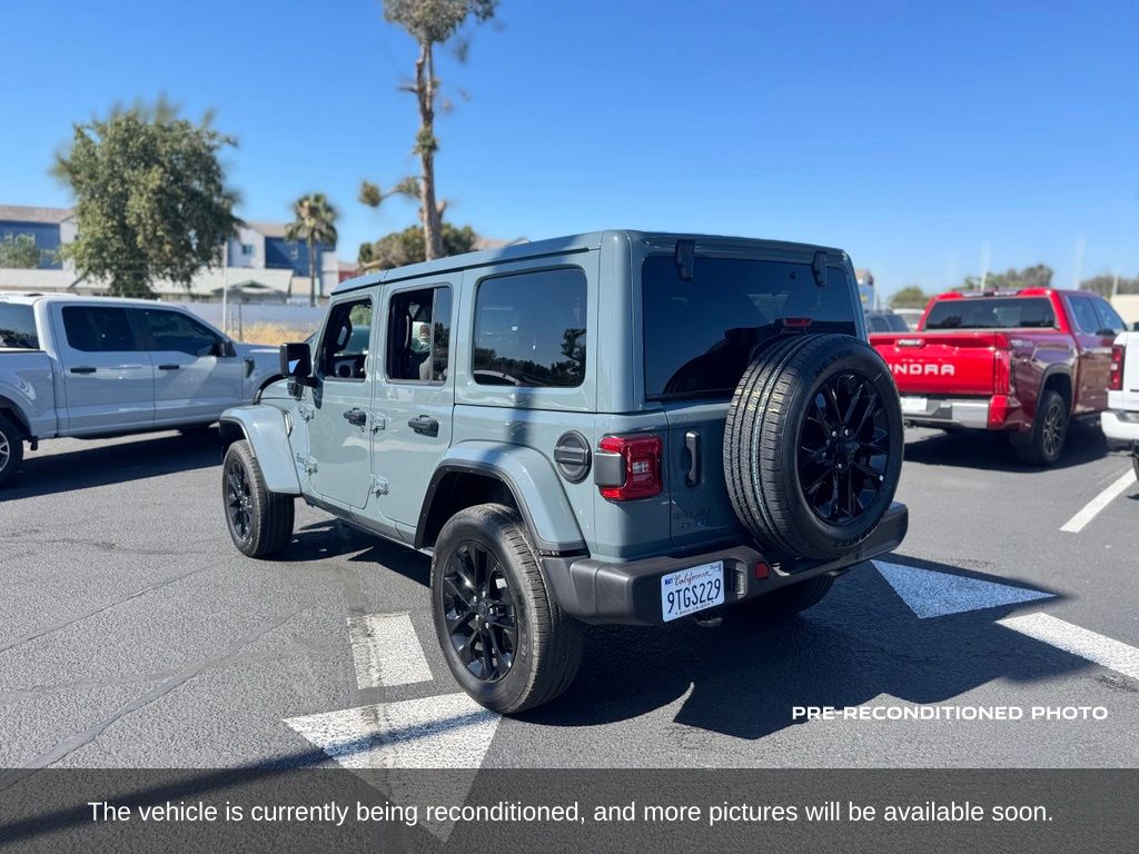 2025 Jeep Wrangler 4xe Sahara photo 3