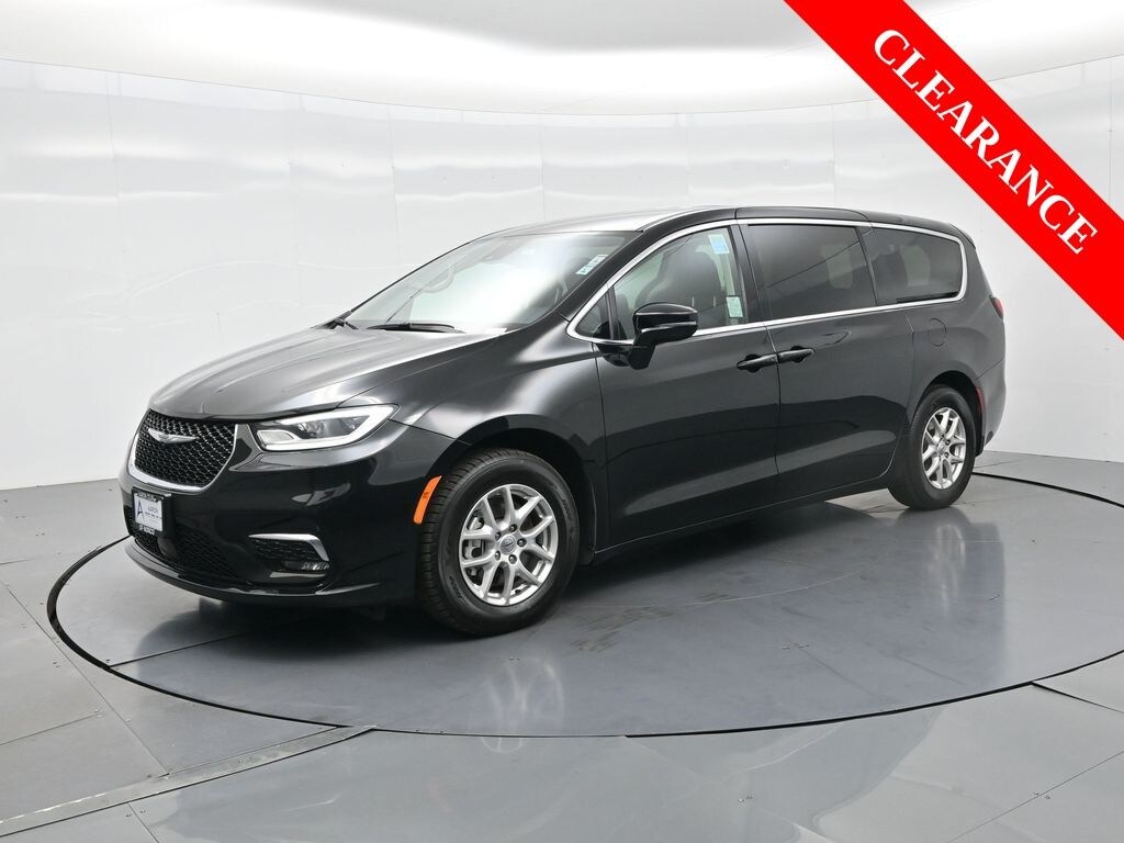 Used 2024 Chrysler Pacifica Touring L Van Passenger Van