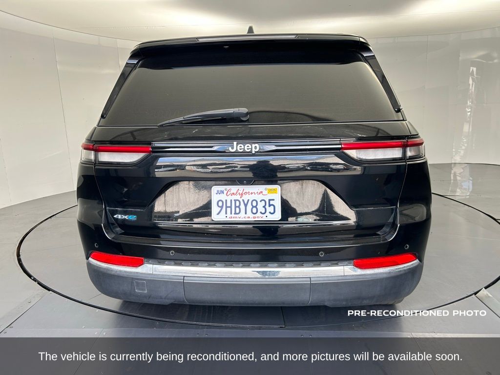 2023 Jeep Cherokee Base photo 4