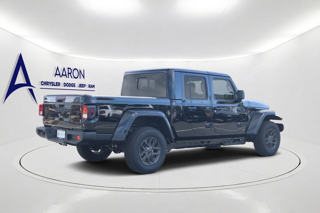New 2026 Jeep Gladiator Sport S Pickup