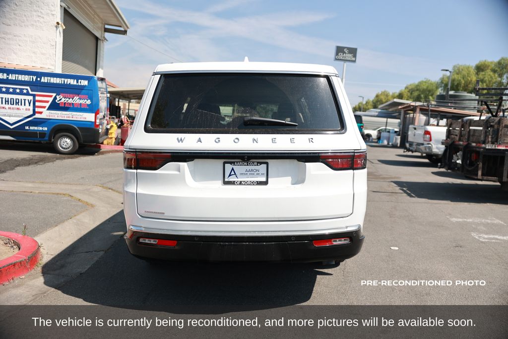 2023 Jeep Wagoneer L Base photo 4
