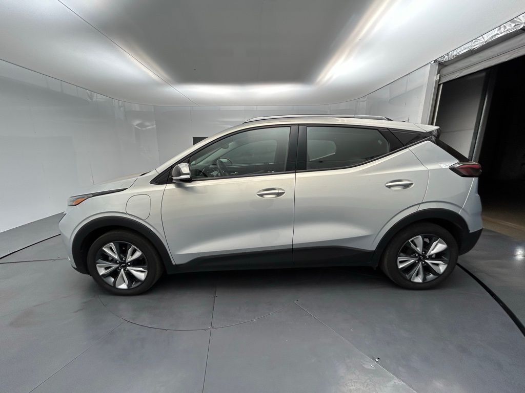 Used 2022 Chevrolet Bolt EUV LT with VIN 1G1FY6S09N4131567 for sale in Norco, CA