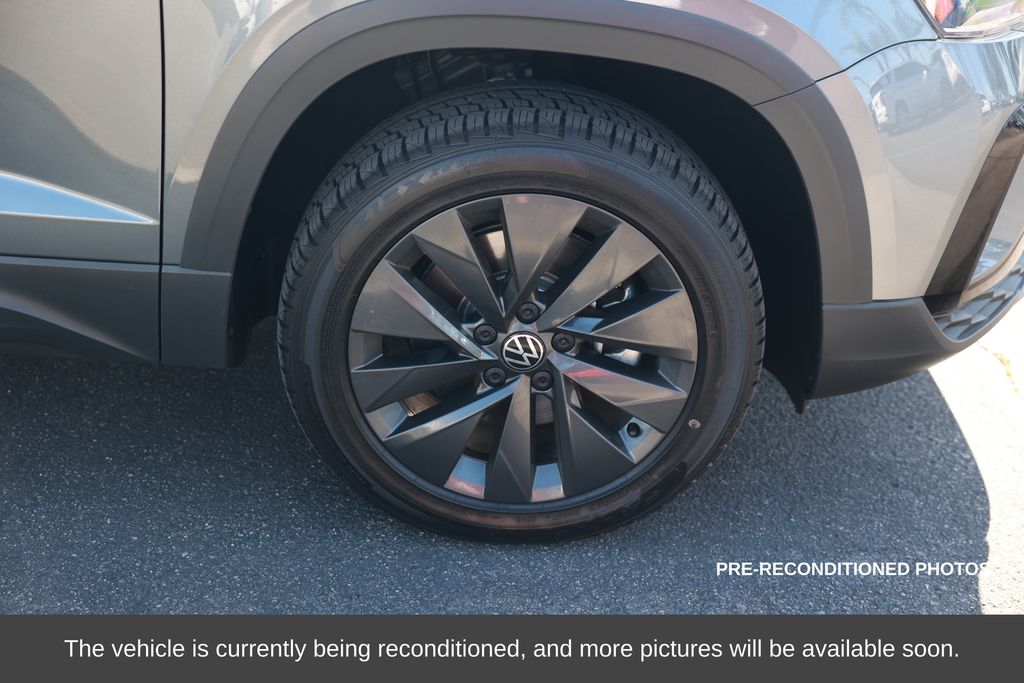 2022 Volkswagen Taos 1.5T S photo 3