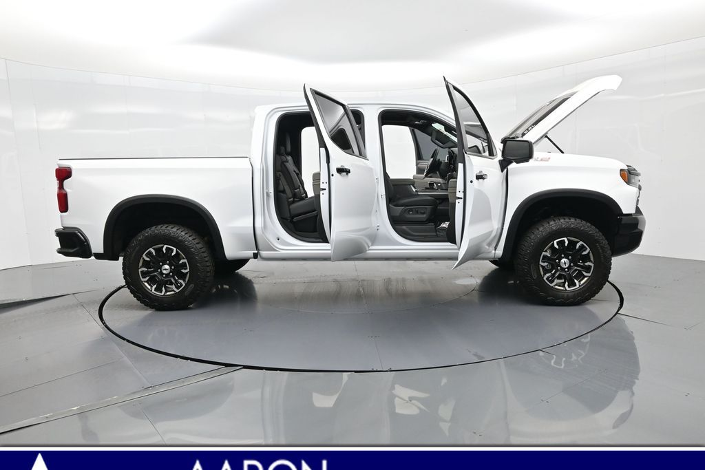 2024 Chevrolet Silverado 1500 ZR2 photo 3