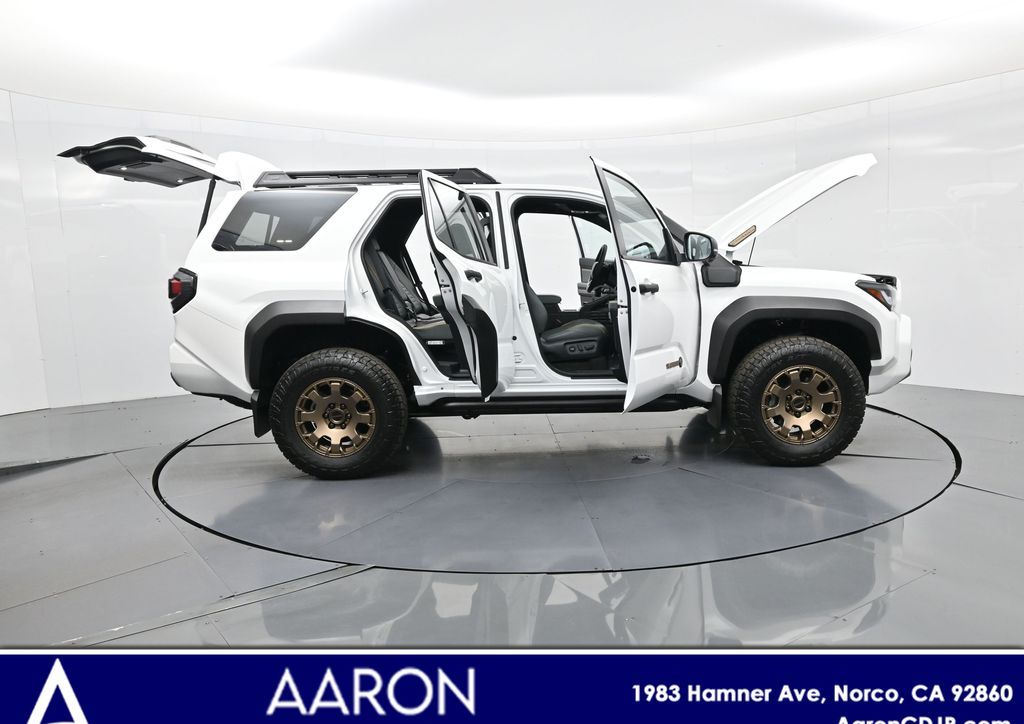 2025 Toyota 4Runner photo 3