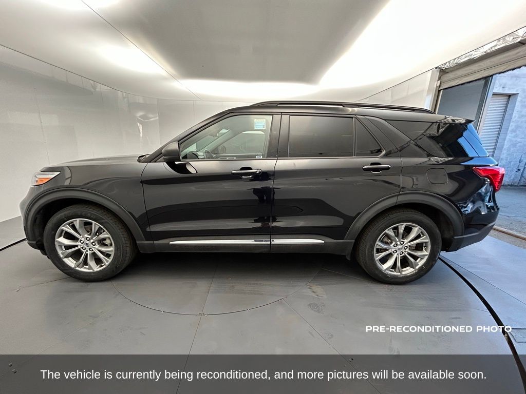 2022 Ford Explorer XLT photo 2