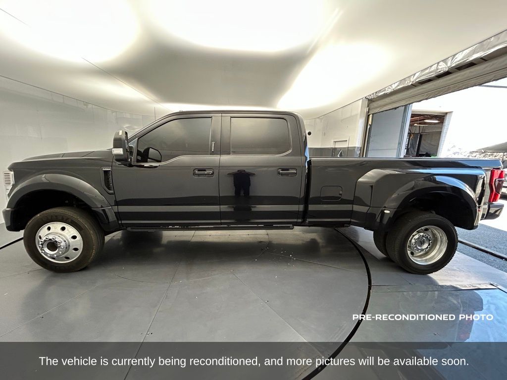 2021 Ford F-450 Platinum photo 2