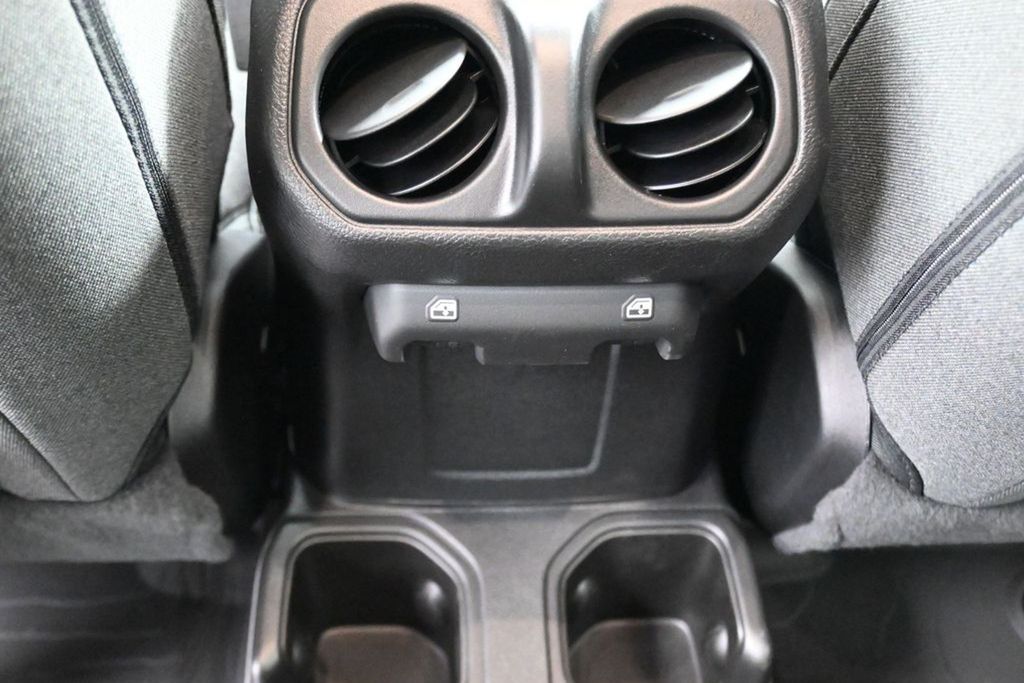 2025 Jeep Wrangler 4-Door Willys - Photo 27