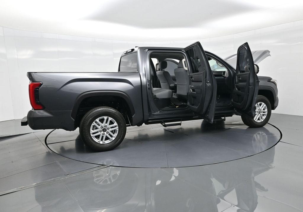 2024 Toyota Tundra SR5 CrewMax photo 4