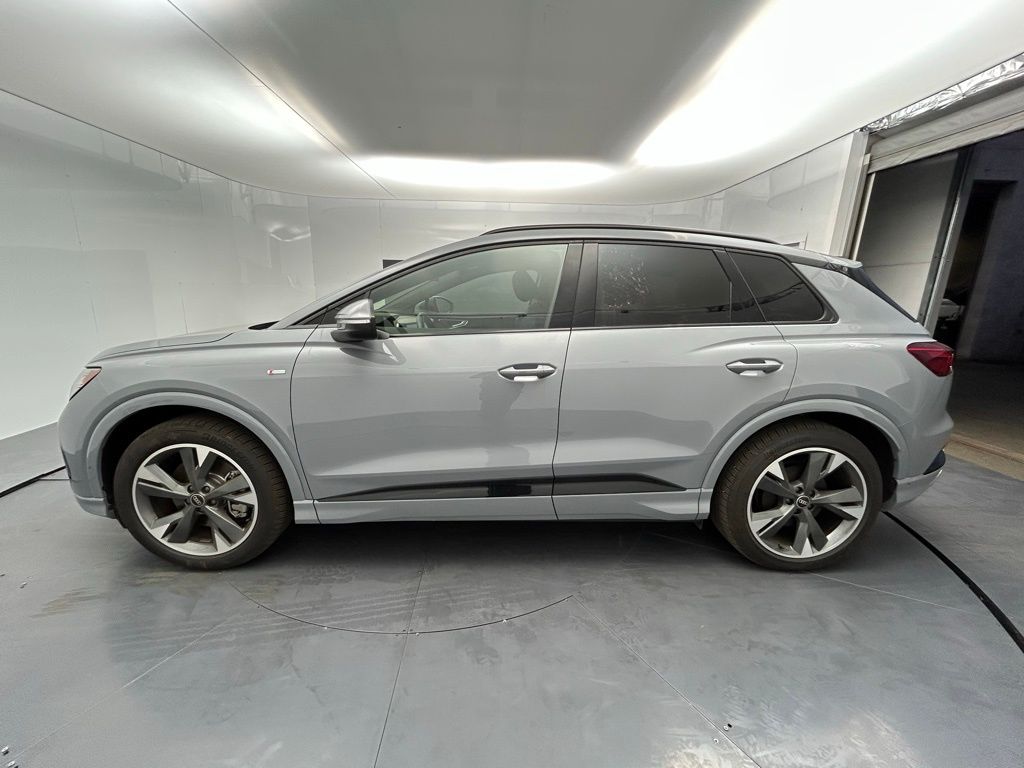 2024 Audi Q4 E-tron 55 Premium photo 2