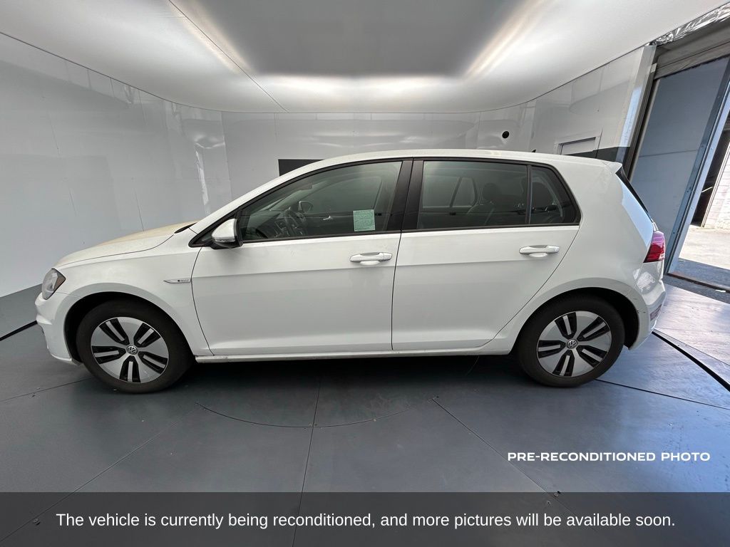 Used 2019 Volkswagen e-Golf e-Golf SE with VIN WVWKR7AU3KW914011 for sale in Norco, CA