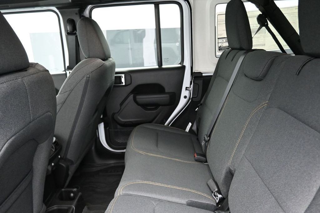 2025 Jeep Wrangler 4-Door Willys - Photo 14
