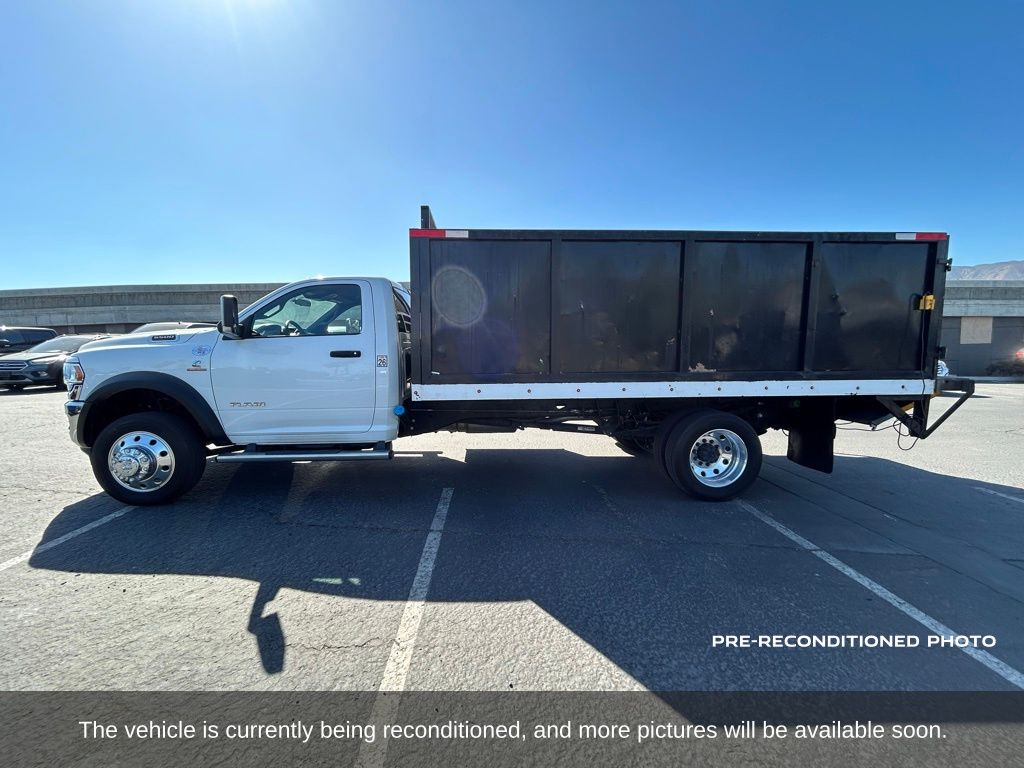 2022 Ram 5500 Tradesman SLT photo 2