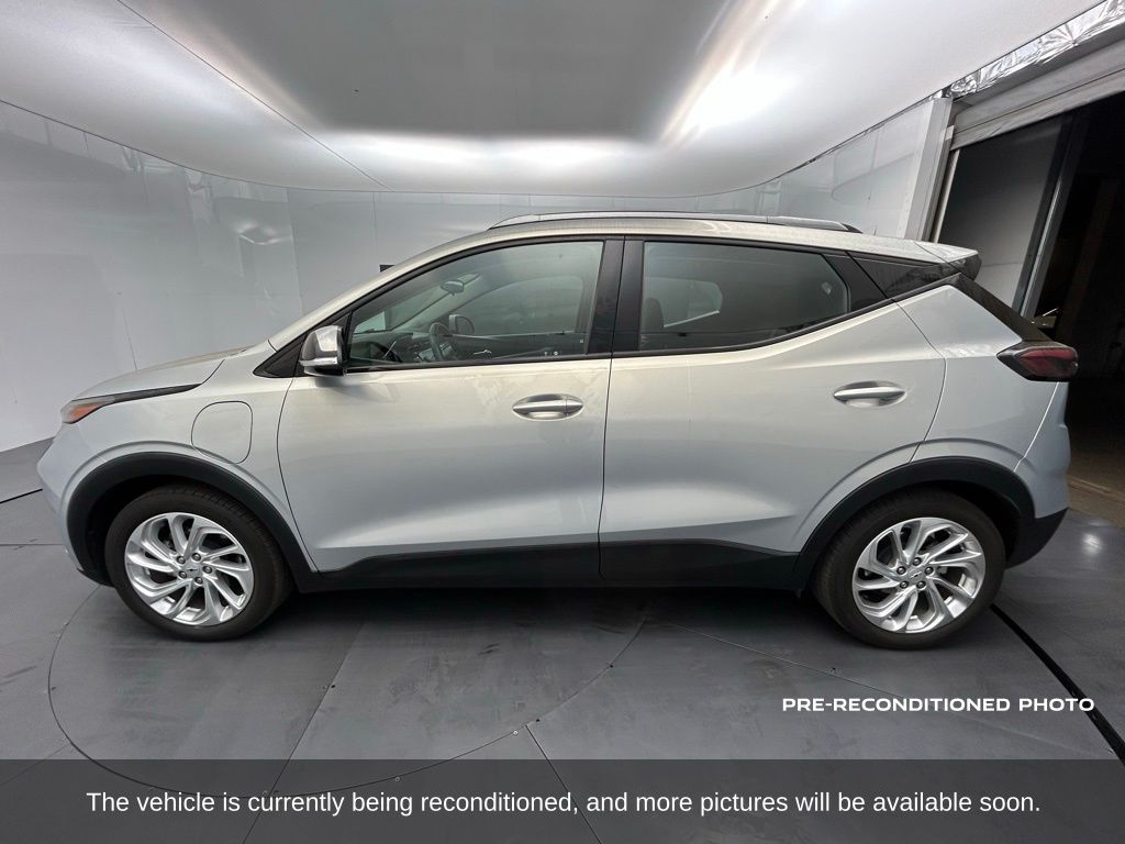 2022 Chevrolet Bolt EUV photo 2