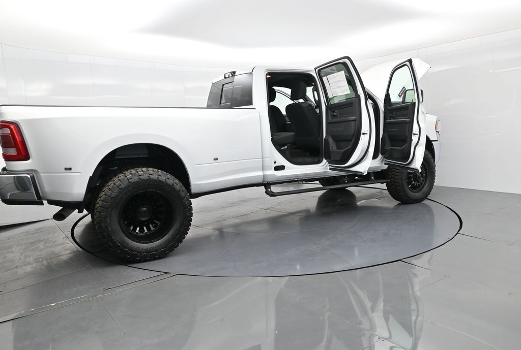 2024 Ram 3500 Tradesman photo 4