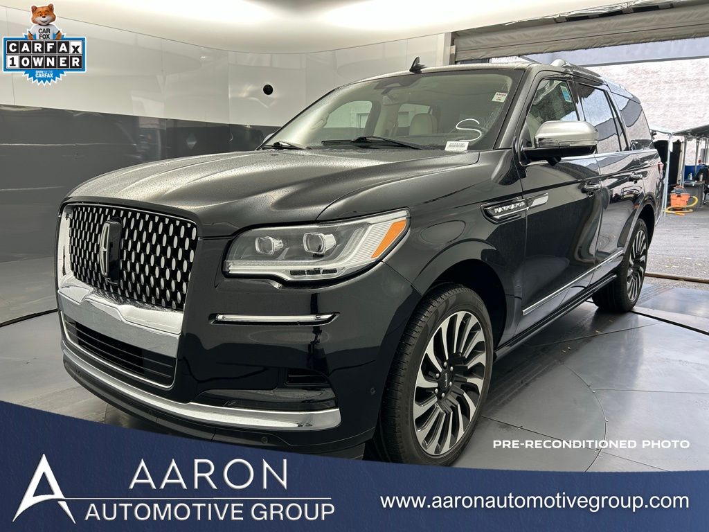2023 Lincoln Navigator Black Label's photo